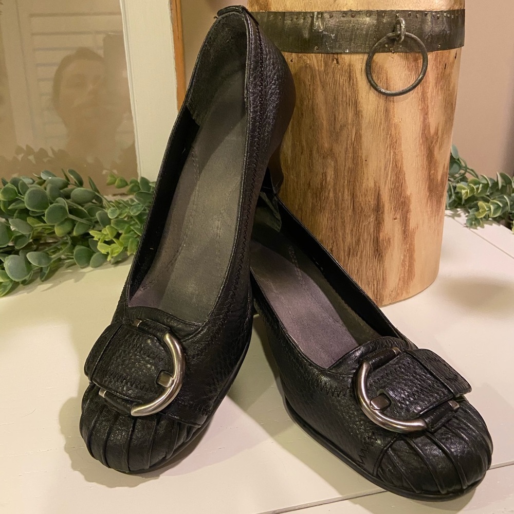 Aerosoles Low Heels (size 8, Black)